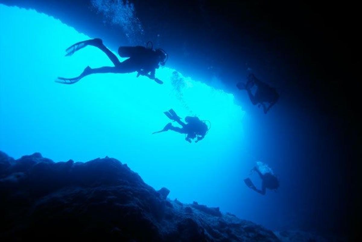 La Isla de Andros, en Bahamas, tiene una amplia red de cuevas marinas.