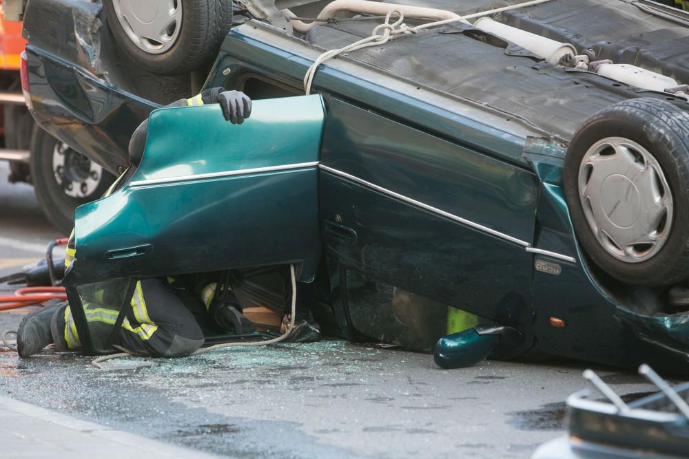 El vehículo de la mujer, de 71 años, ha volcado en la Avenida de la Condomina sobre las 9.30 horas