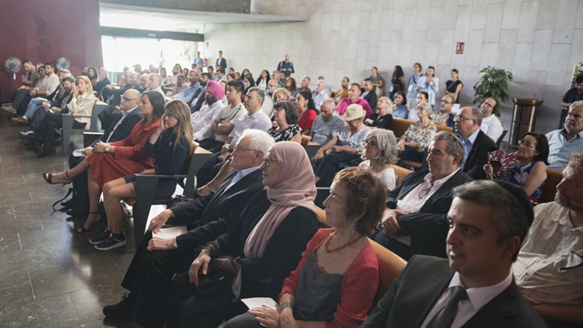 Representantes de las convicciones cristiana, musulmana, judía y budista en un acto de la Regata Cultural, este jueves.