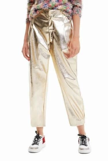 Pantalón efecto metalizado slouchy de Desigual