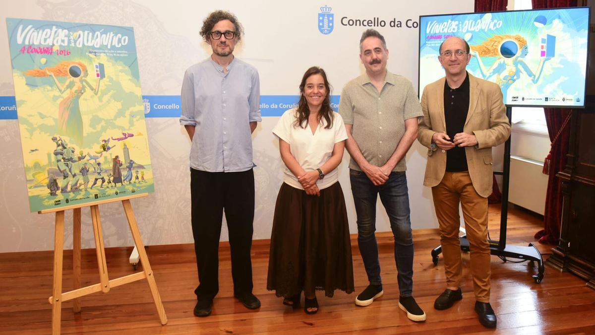El autor del cartel, Miguel Robledo, a la izquierda, junto a la alcaldesa, Inés Rey, el director de Viñetas desde o Atlántico, Manel Cráneo, y el director xeral de Cultura, Anxo Lorenzo.