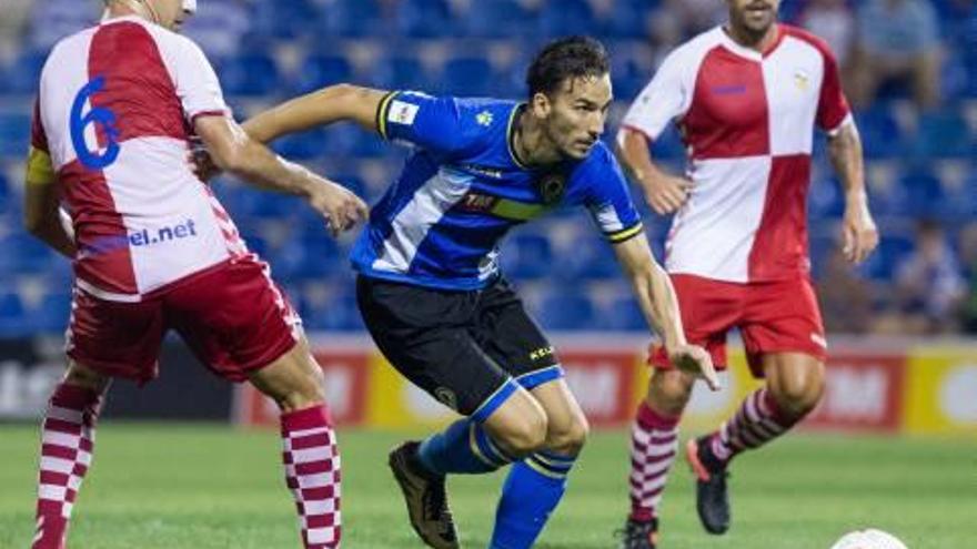 Óscar Díaz, que debutó el domingo ante el Sabadell, apunta hoy a titular en la Copa.