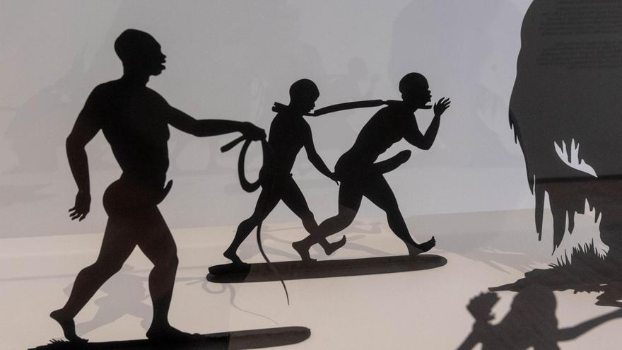 Tres expertas abordan los temas esenciales de la exposición de Kara Walker en el MACA
