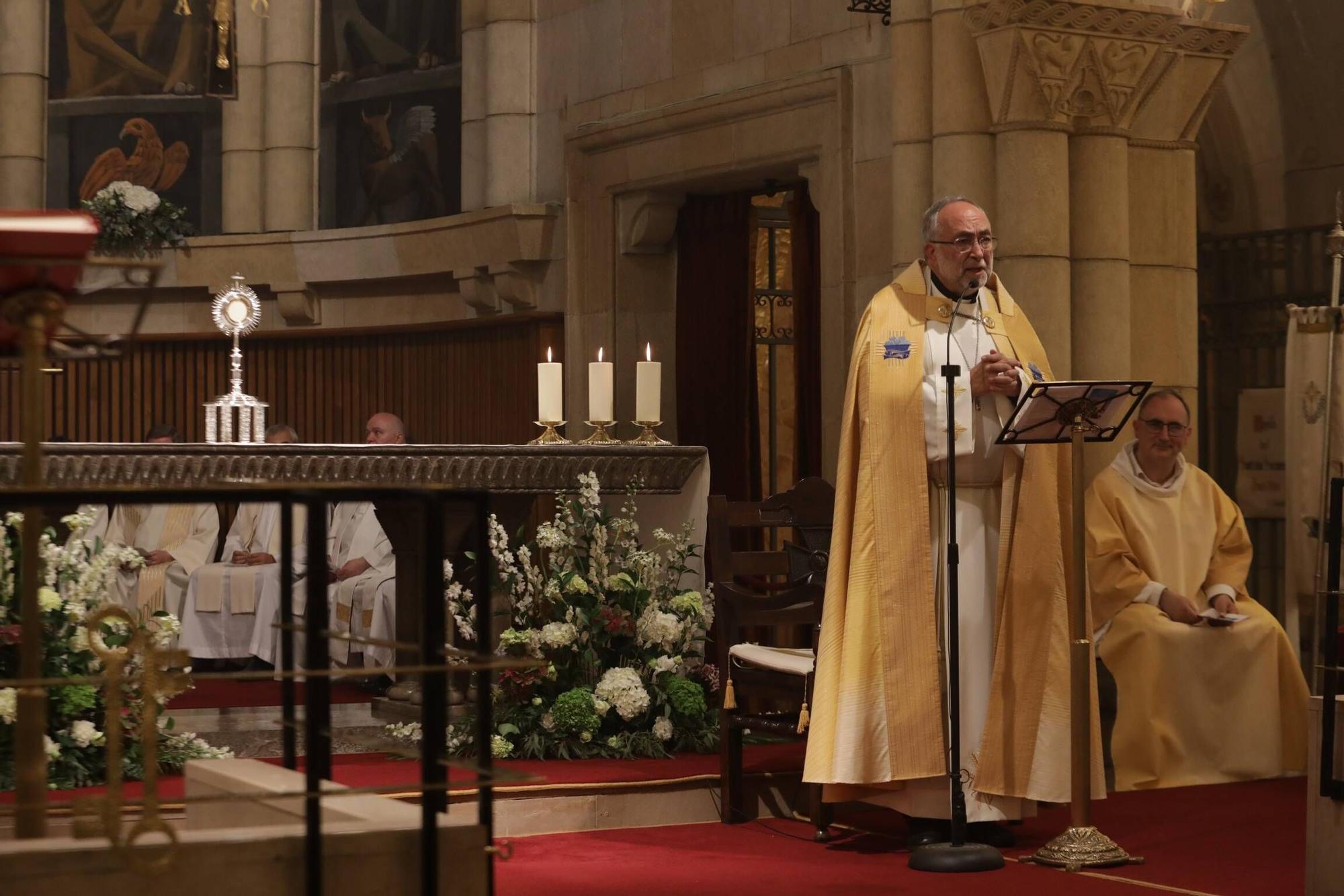 En imágenes: así fue la celebración del Corpus Christi por las calles de Gijón