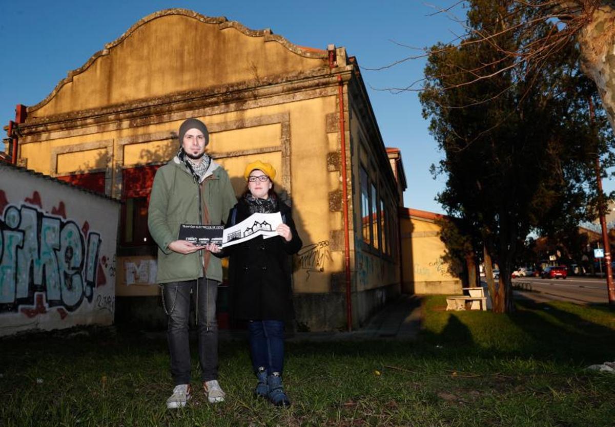 Amoedo y Fernández,  junto a la antigua estación detranvías de Coruxo.   | // J. LORES