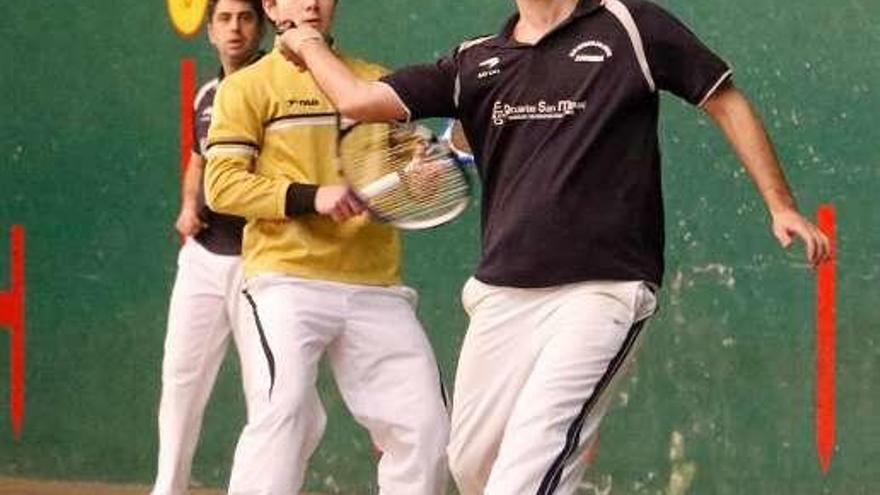 Imagen de un partido de frontenis.