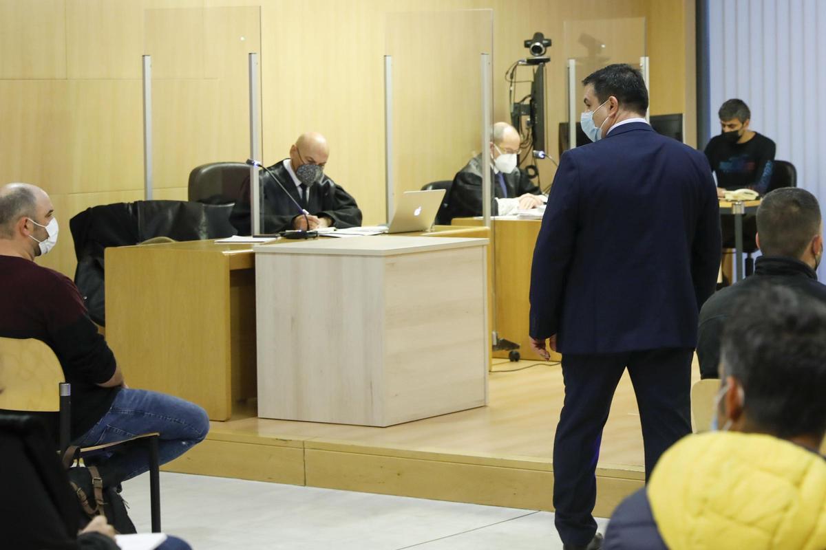 El dueño de La Suiza, declarando como testigo en el juicio contra los seis condenados, que se celebró con restricciones sanitarias por la pandemia de coronavirus.