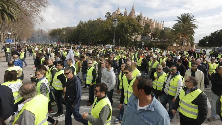 Imagen de la manifestación de taxistas contra los autobuses directos desde el aeropuerto del pasado miércoles.