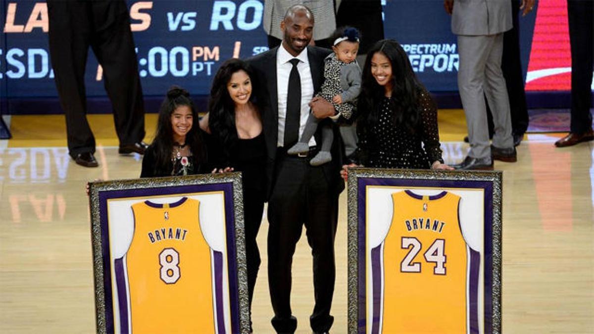 El día que el 8 y el 24 de Kobe Bryant entraron en el Olimpo de los Lakers