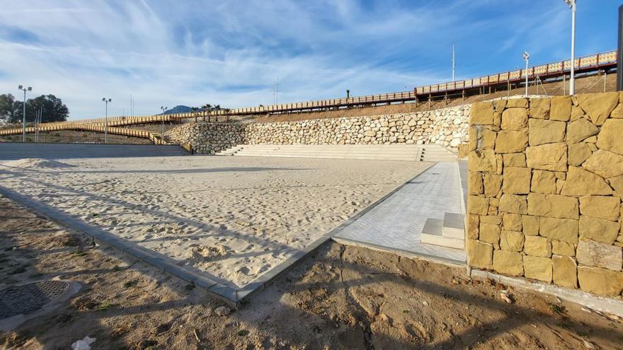 El complejo deportivo y de ocio, en el espacio que ocupaba la duna de la playa El Pinillo.