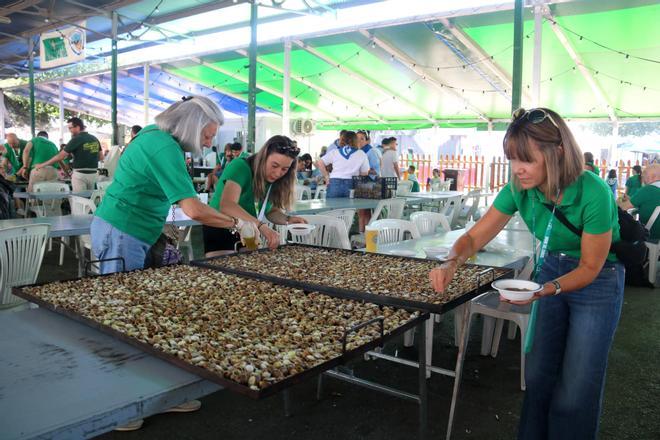 Las altas temperaturas no frenan la participación masiva y el ambiente festivo en el día central del Aplec del Caragol de Lleida
