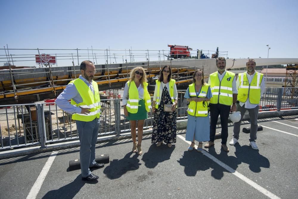 La estructura, de 200 metros de longitud,  se pondrá a disposición de los vecinos este verano para mejorar la movilidad y seguridad vial en el entorno.