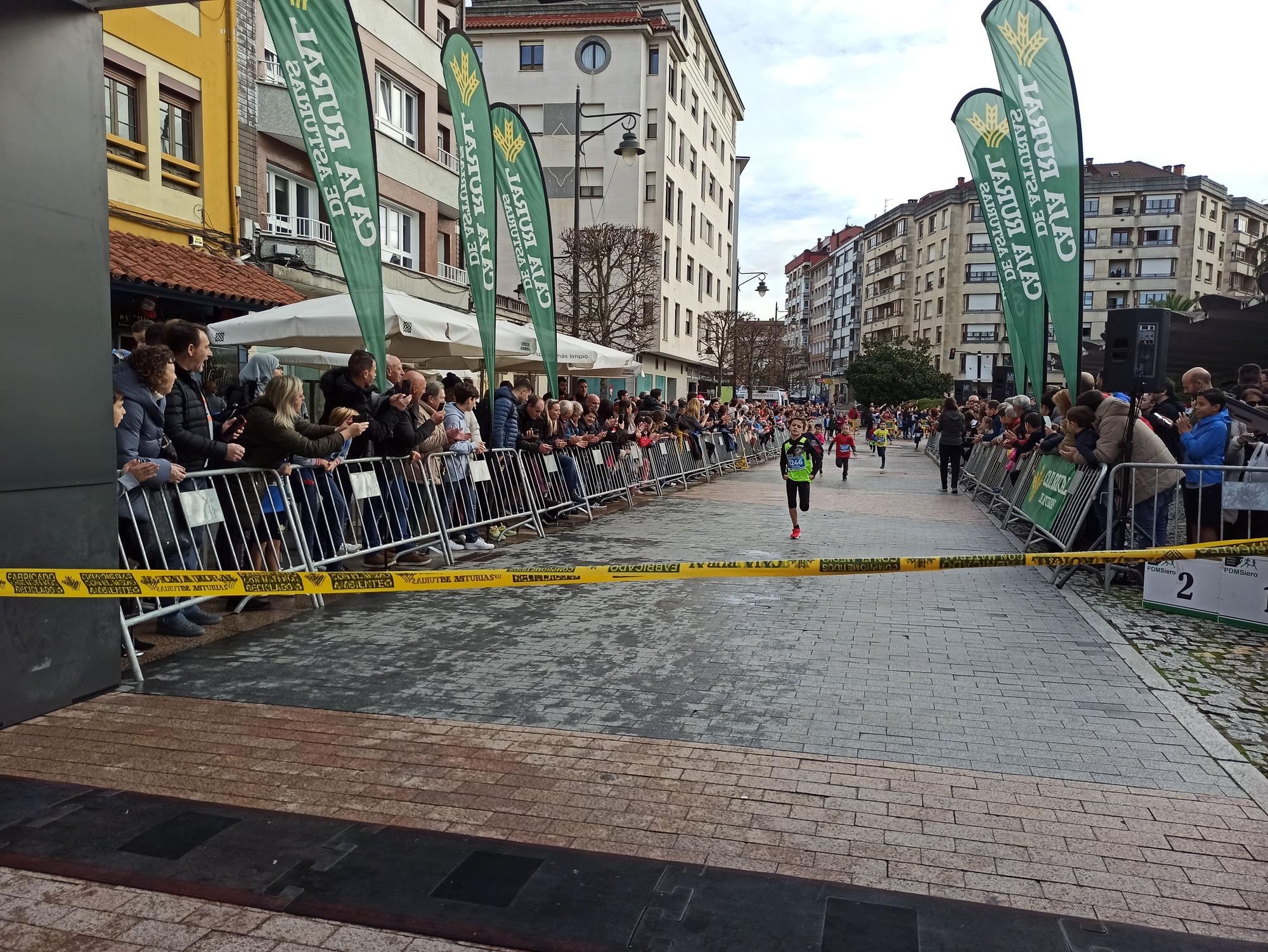 Casi 1.500 participantes disputan la carrera de Fin de Año de Pola de Siero