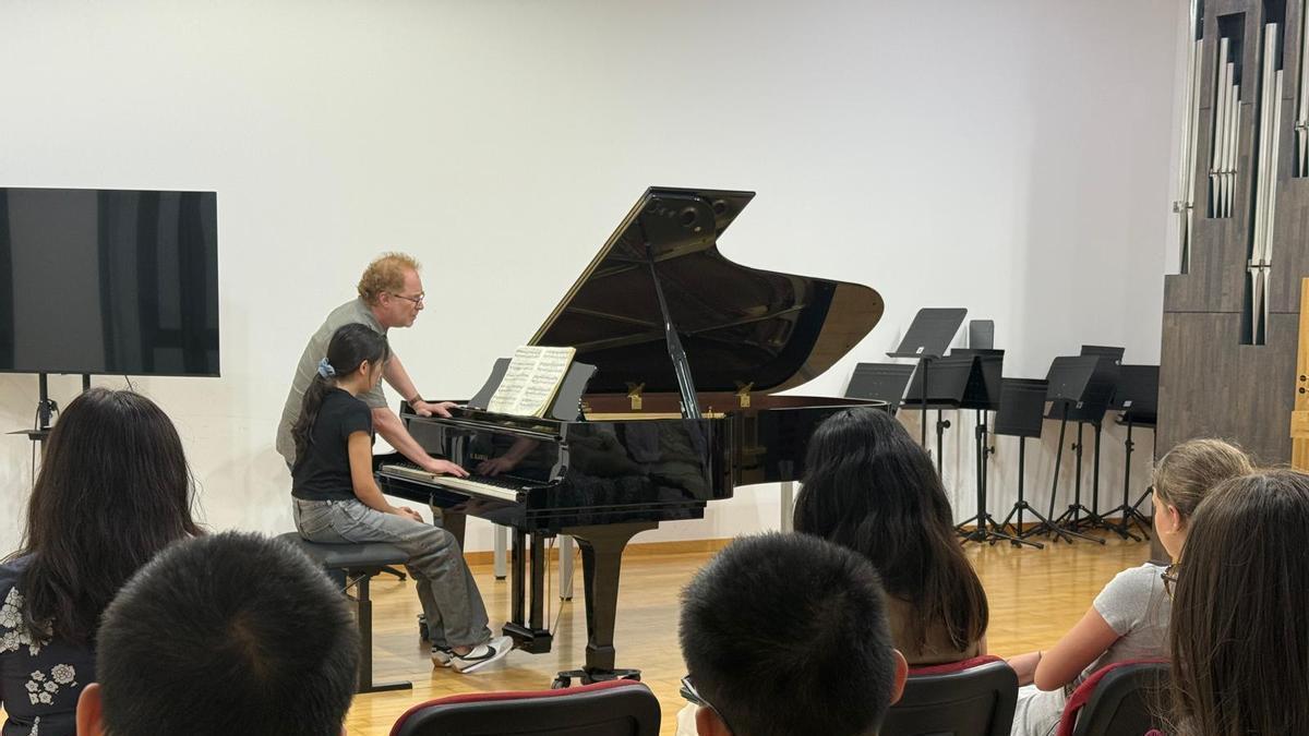 La 'masterclass' de Boris Slutsky, profesor en Peabody Conservatory y Yale University.