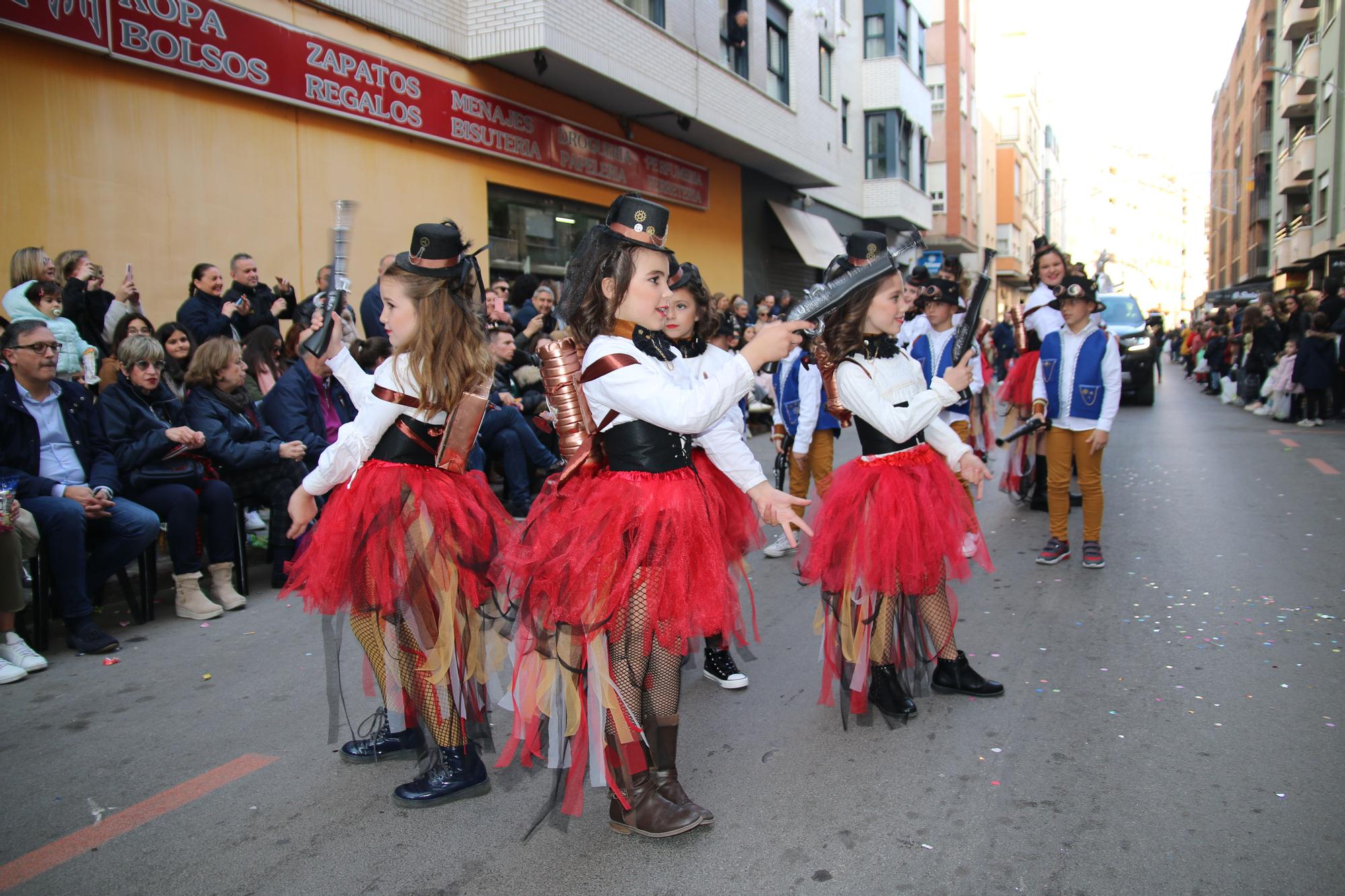 Búscate en las fotos del premio al Barri València en la cabalgata del Ninot infantil de Burriana