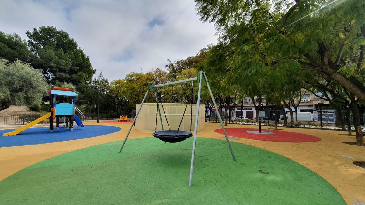 El parque infantil de la plaza