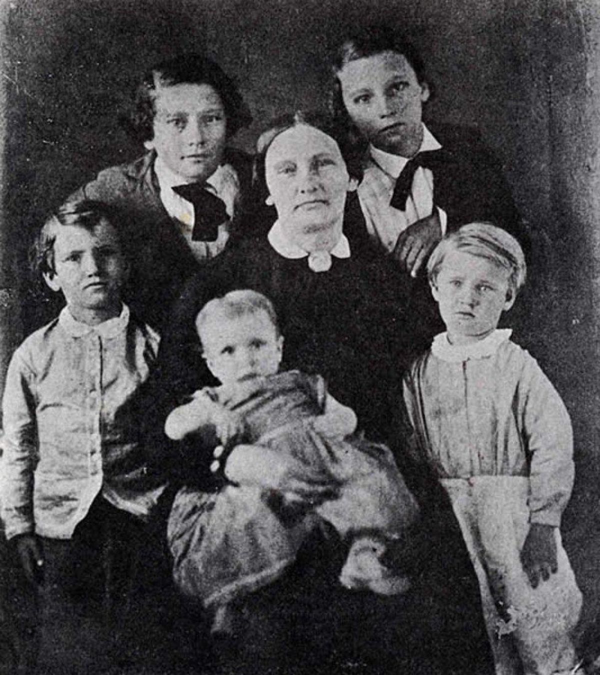 Mary Ann Cotton, considerada la primera asesina en serie del Reino Unido, acabó con la vida de cuatro maridos, 11 hijos, su madre y su amante.