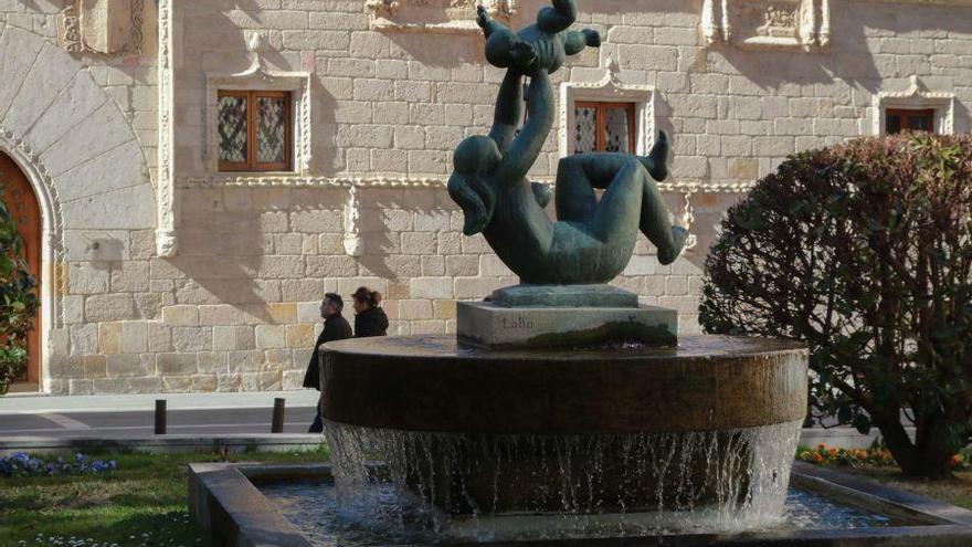 Escultura de Lobo en Zamora.