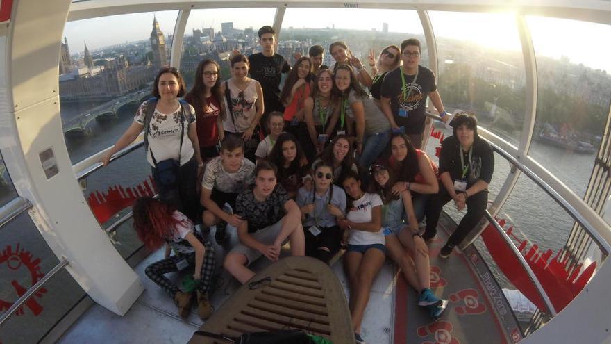 Los alumnos del Azorín subiendo al London Eye