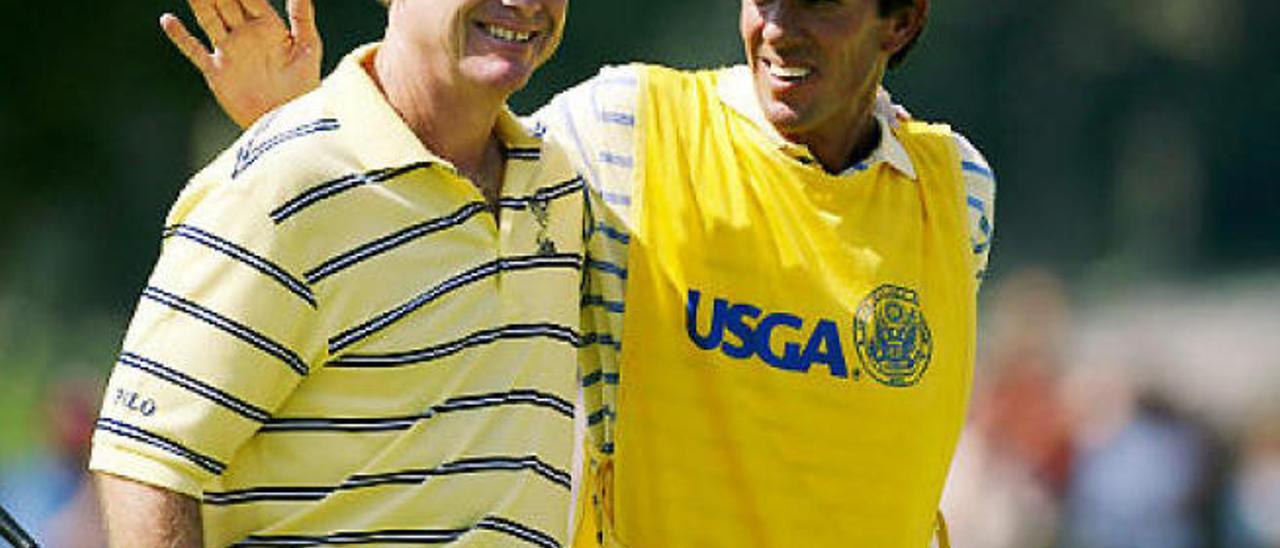 Tom Watson (i) y su &#039;caddie&#039; Bruce Edwards.