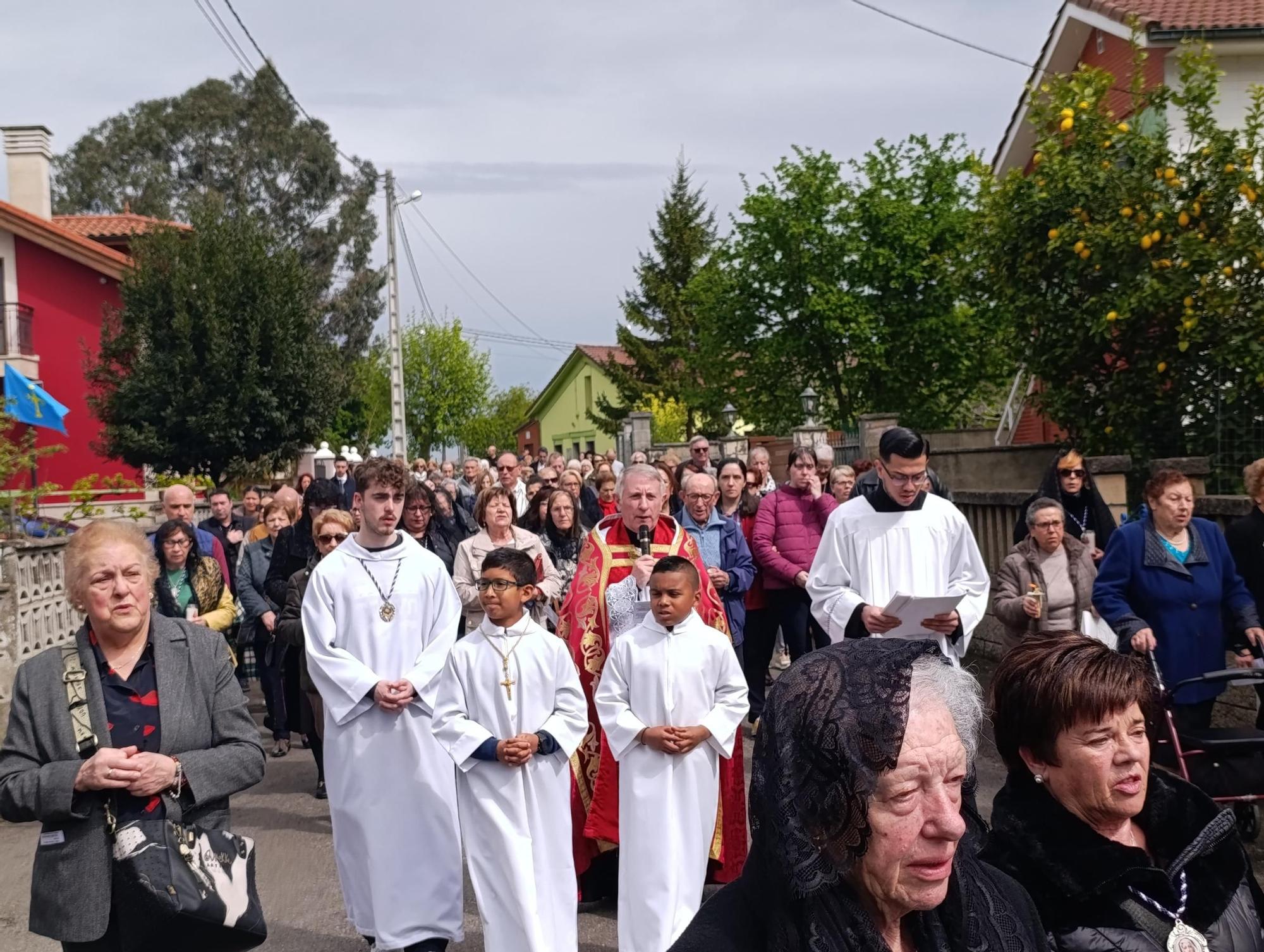 Así fue el Vía Crucis del Viernes Santo de Lugones