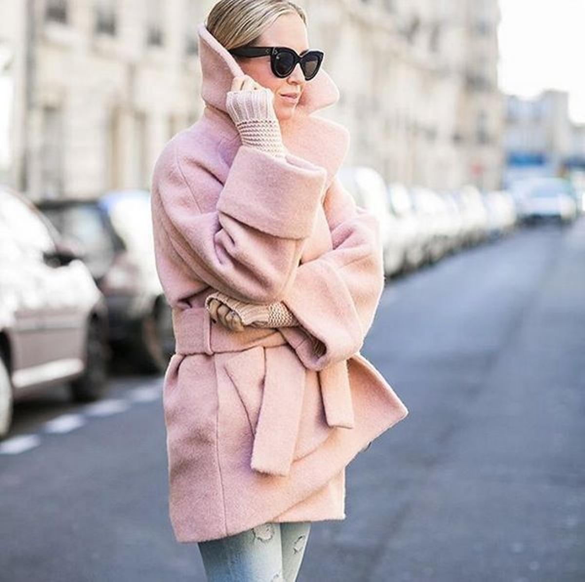 Abrigo rosa de Helena Glazer