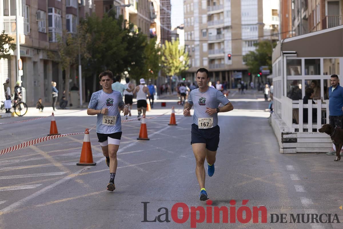 Carrera '10K Assota por ti' en Caravaca (salida y giro primera vuelta)