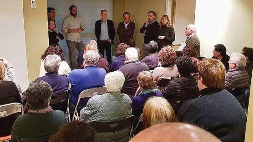 Reunión de la militancia del PSOE de O Carballiño. // FdV