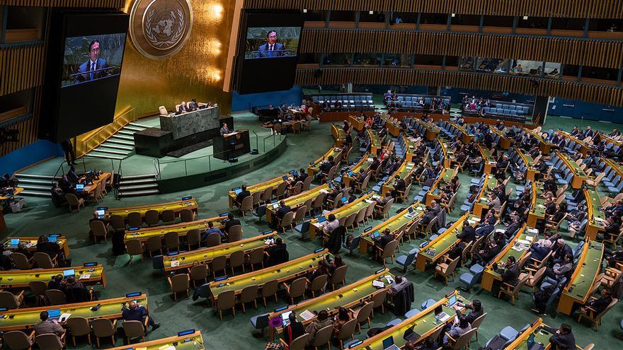 Un total de 141 países piden en la ONU a Rusia la retirada de Ucrania pero la votación expone una brecha global