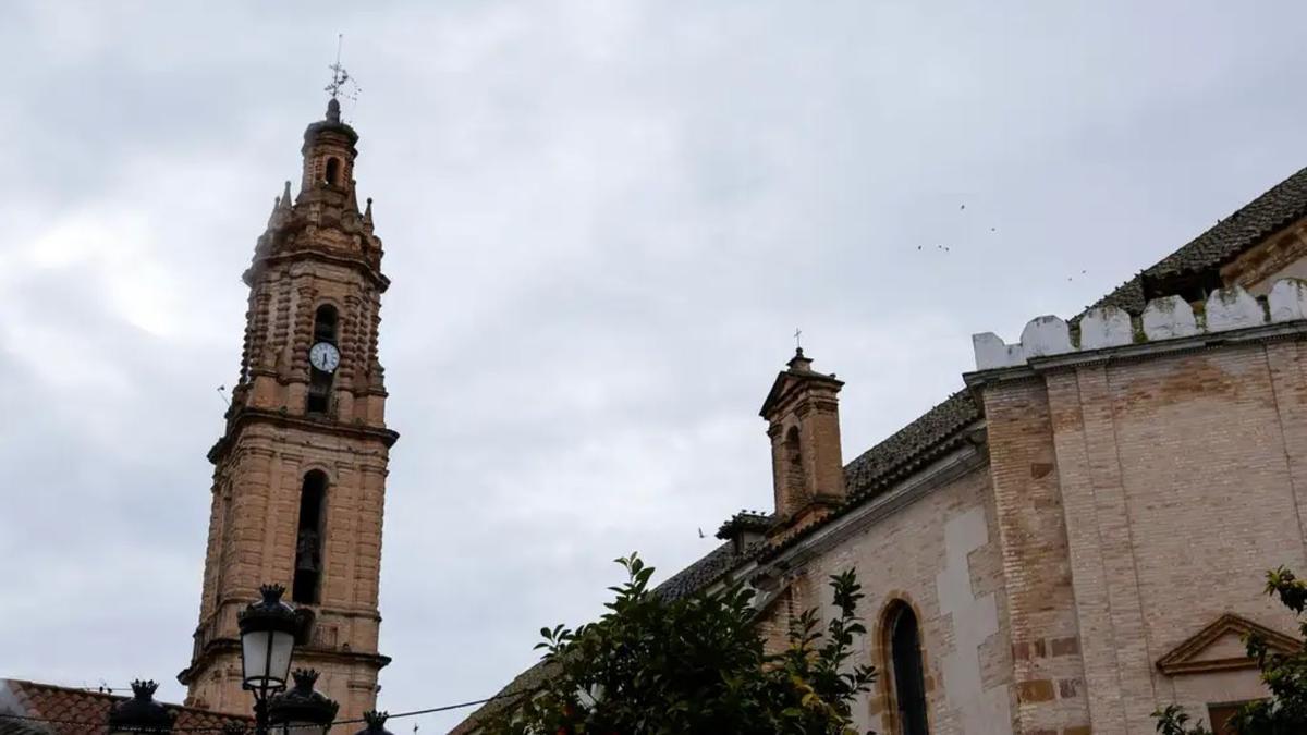 Cordoba tiene su propia 'Torre de Pisa': así es la iglesia de la Asunción de Bujalance