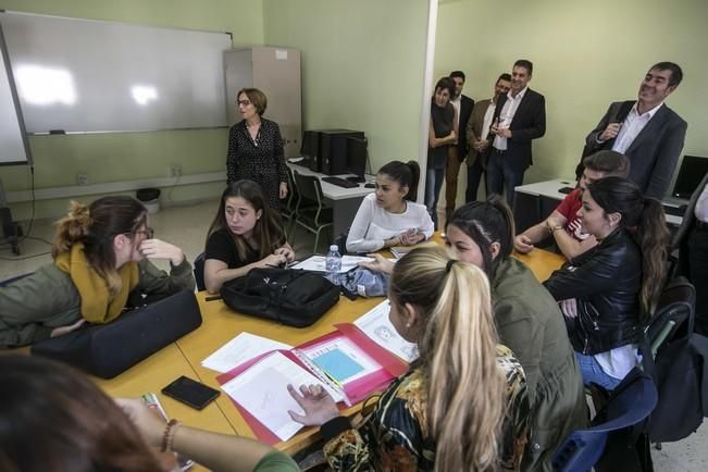 09/12/2016 EDUCACIÓN POLÍTICA  visita del presidente del gobierno Fernando Clavijo ey el presidente del cabildo de tenerife Carlos Alonso al Centro de Formación Profesional IES  Las Indias para explicar el proyectri Enlaza