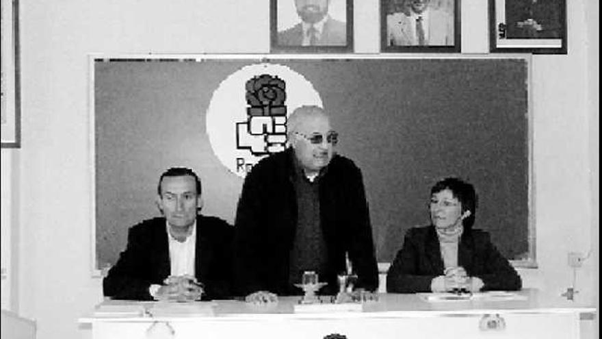 Los responsables del PSOE ayer en Rojales durante la rueda de prensa