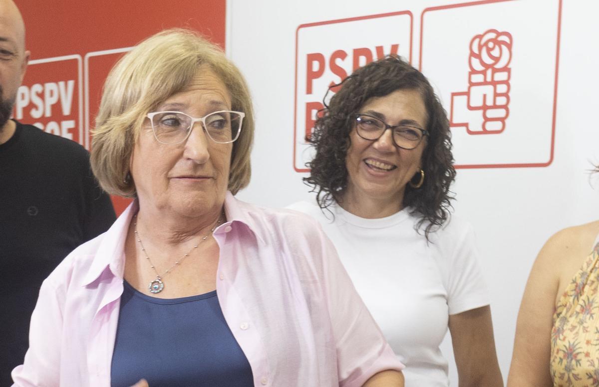 Barceló y Amorós, este viernes, en la sede del grupo municipal socialista en el Ayuntamiento de Alicante