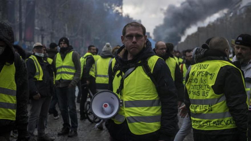 Disturbios en el centro de París en la manifestación de los chalecos amarillos