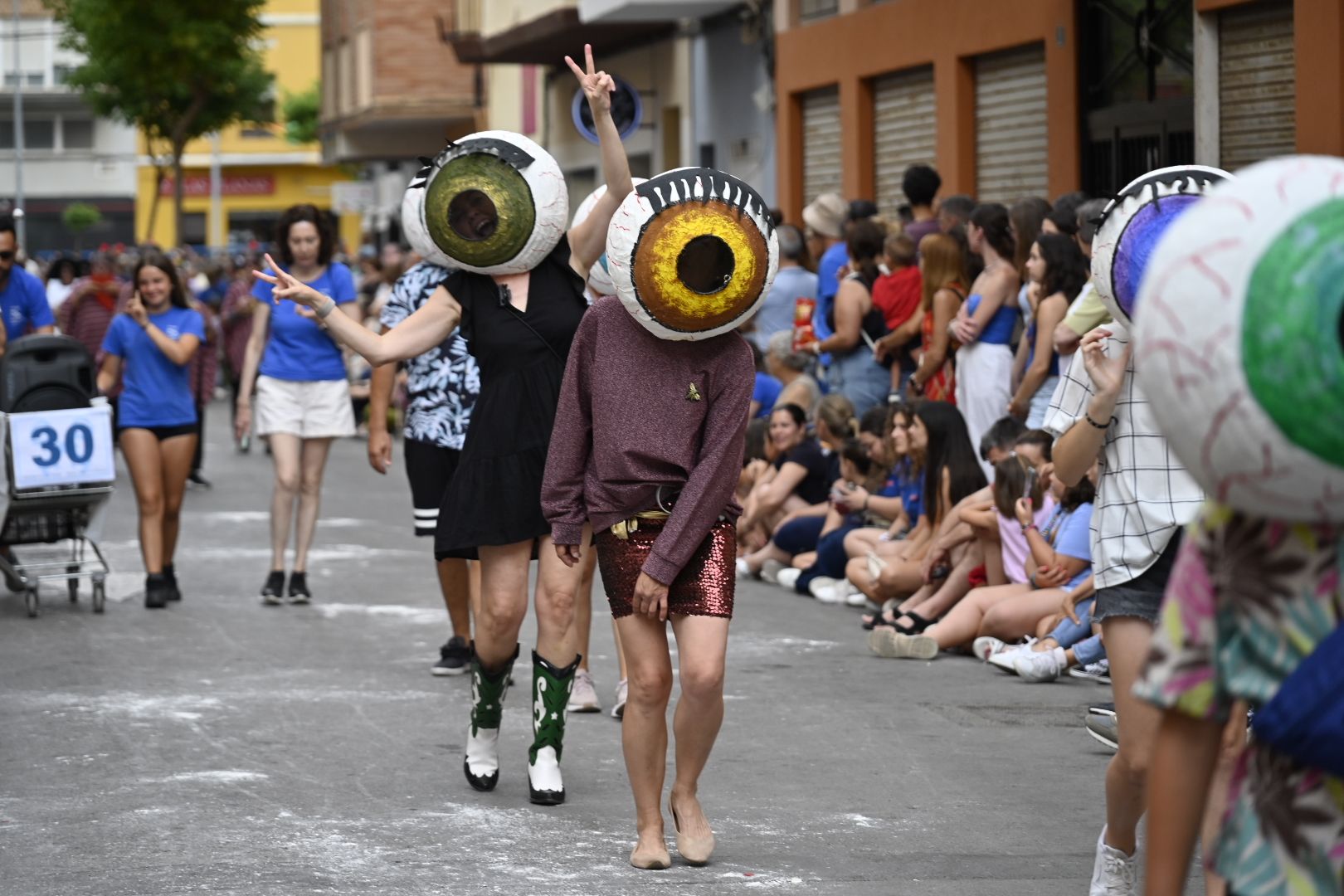 Imaginación y humor al poder en el desfile de las collas del Grau