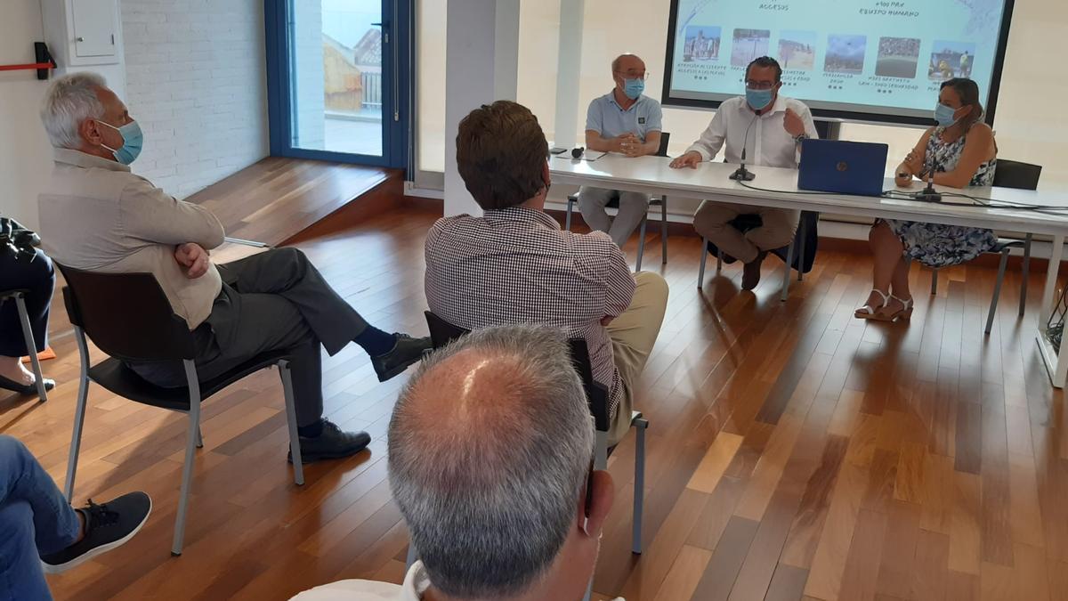 Un momento de la conferencia organizada este jueves en Benidorm por el Instituto Gil-Albert.