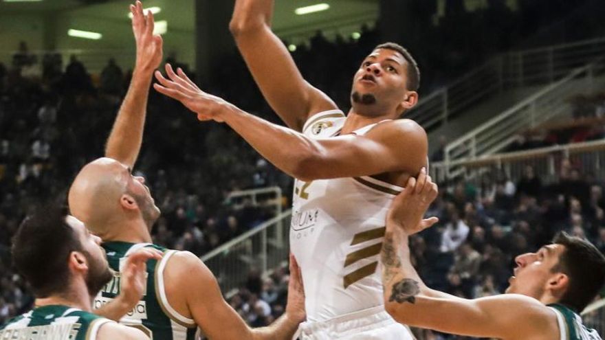 El Madrid prolonga su racha en casa del Panathinaikos