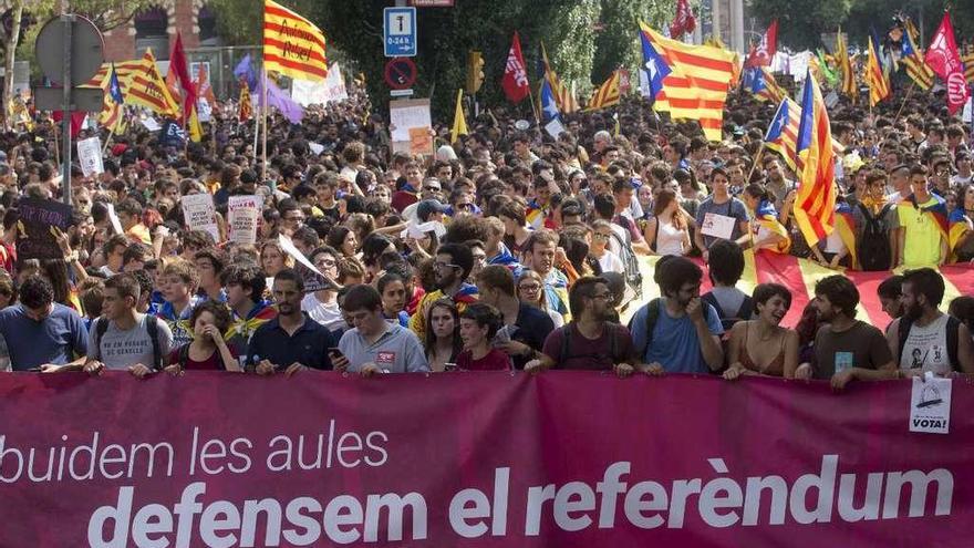 Manifestación de estudiantes en Barcelona a favor del referéndum.