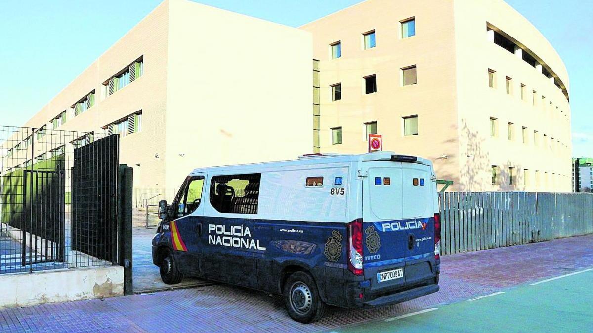 Piden 9 años de cárcel para una vecina de Castellón por apuñalar a su ‘ex’