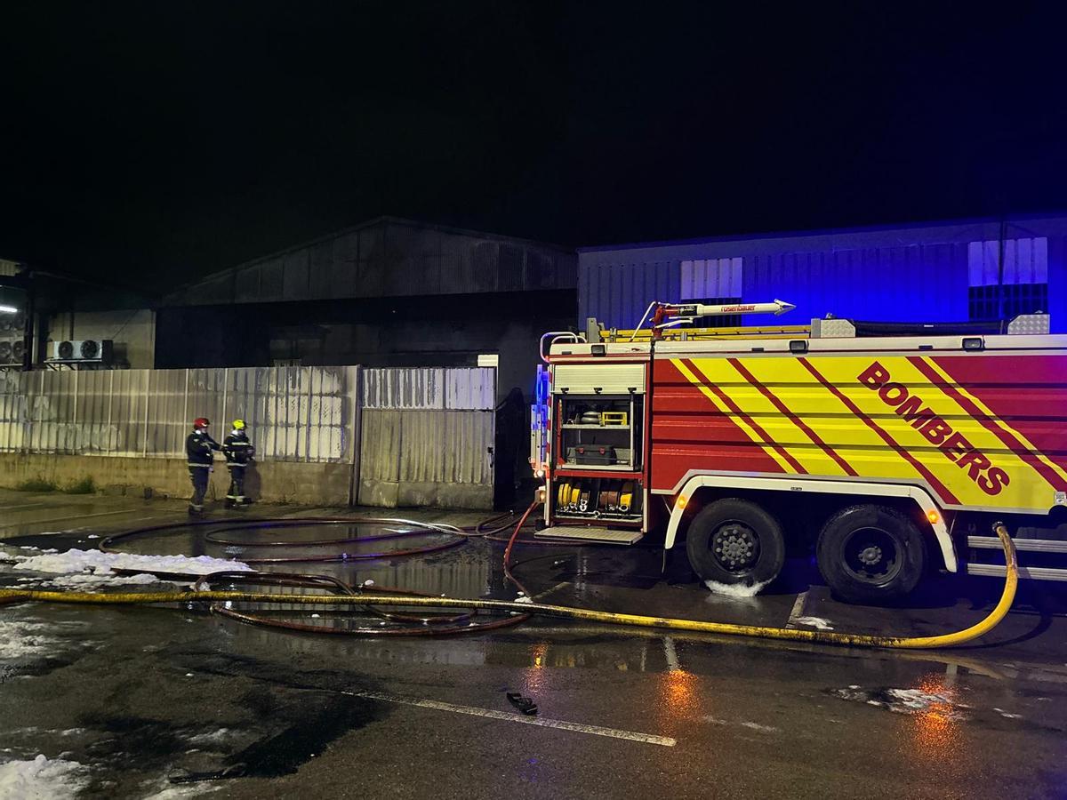 Galería de imágenes: Incendio industrial en Benicarló