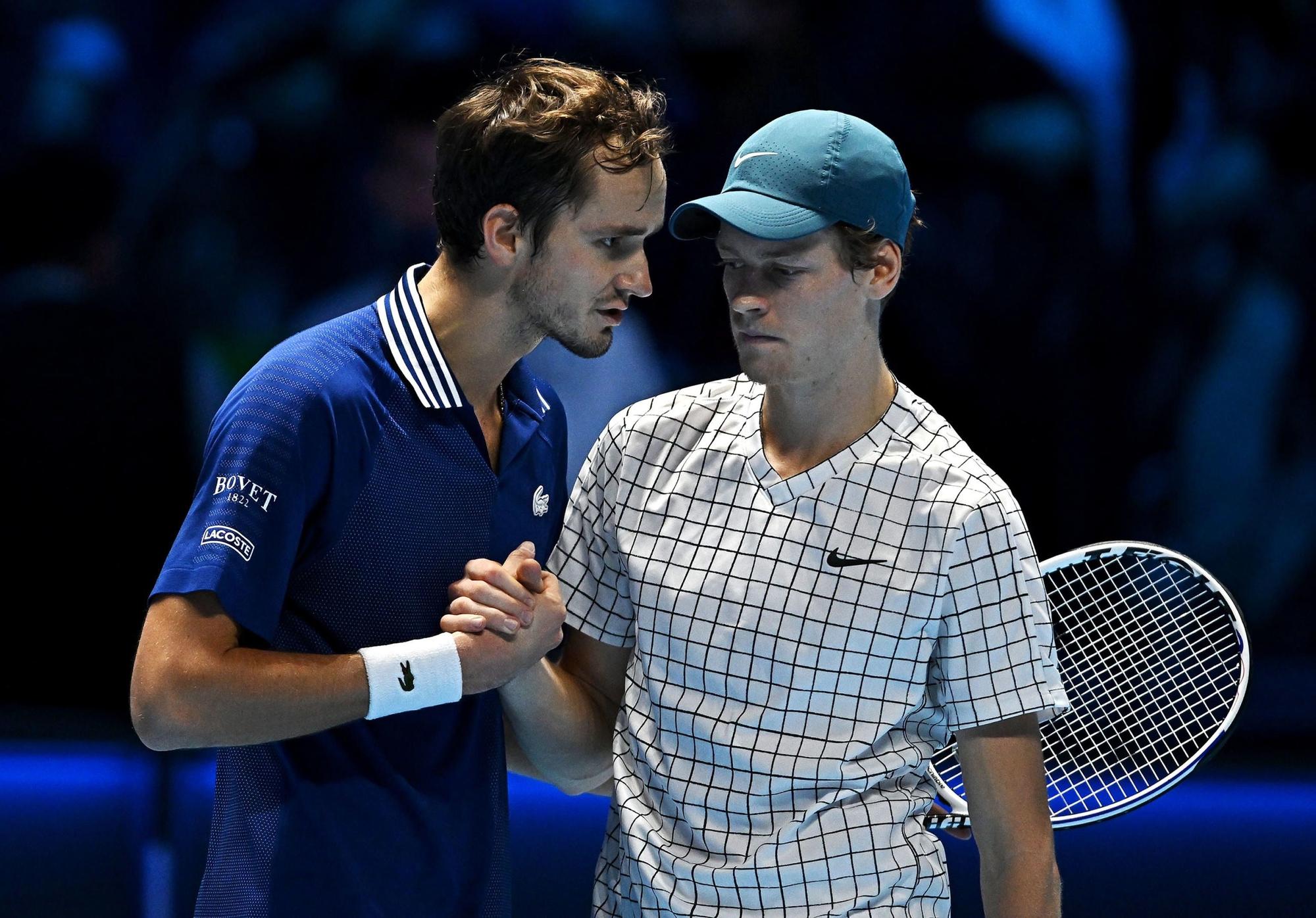 Medvedev y Sinner, tras el final del partido