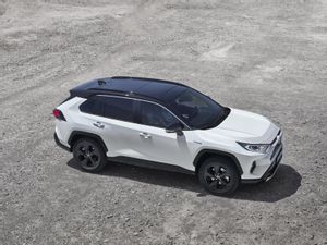 toyota rav4 phev.jpg