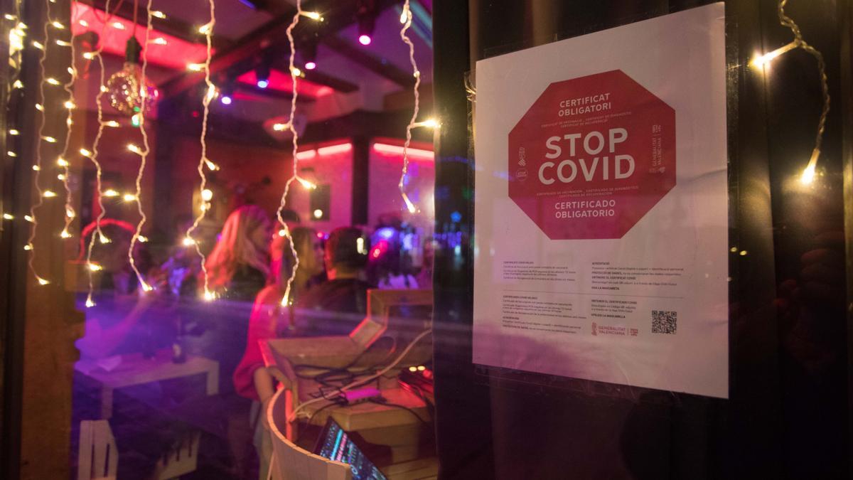 Restricciones en Nochevieja: el pasaporte covid será obligatorio para acceder a bares y restaurantes.