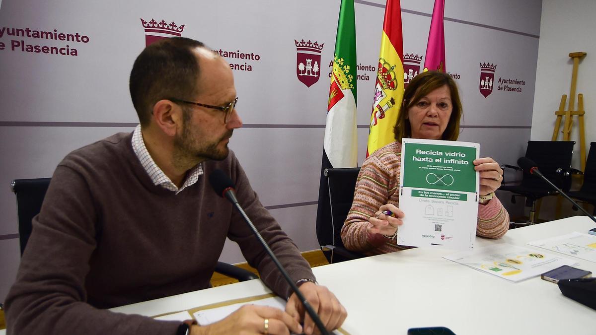 Presentación de la campaña para reciclar más vidrio en Plasencia