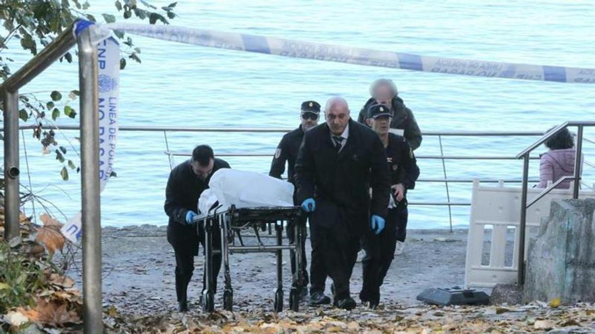 Hallan el cadáver de una mujer en una playa de Alcabre.