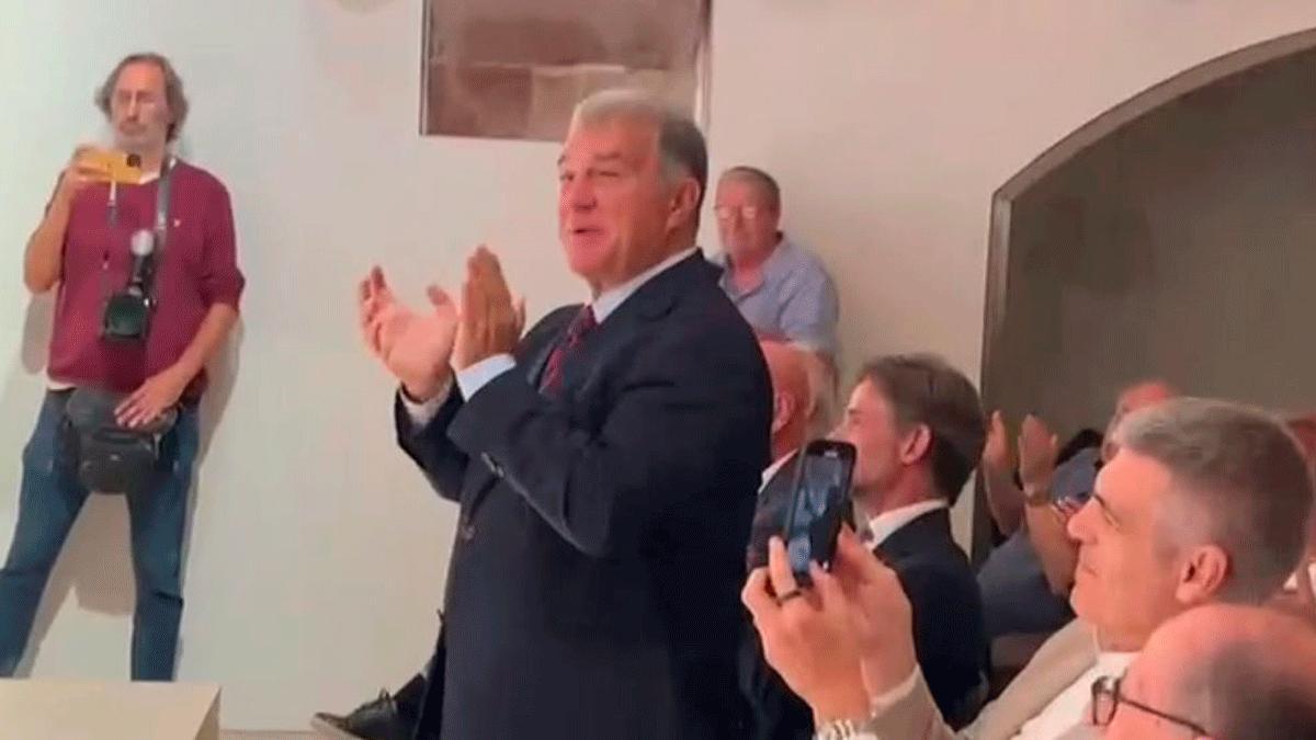 Laporta, entregado en Molins de Rei cantando en himno del Barça