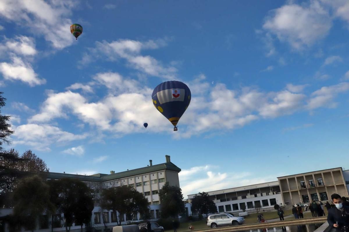 Los Reyes Magos surcan en globo el cielo de Córdoba