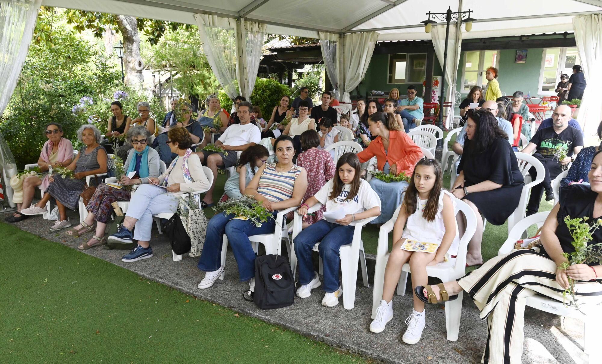 Taller para elaborar ramos de San Xoán en la Fundación Sales de Vigo