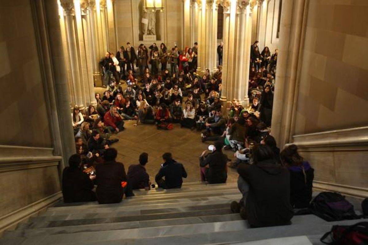 Estudiants universitaris ocupen el rectorat de la Universitat de Barcelona.