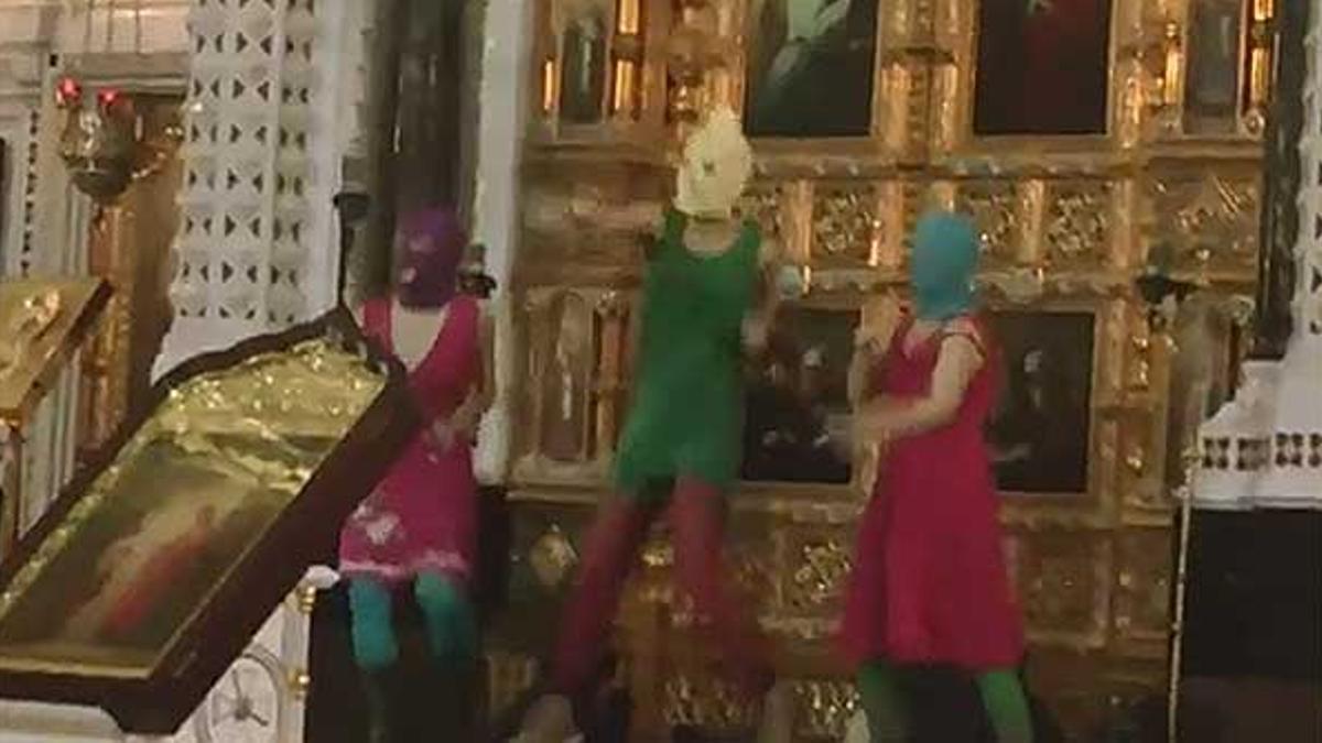 La polémica actuación del grupo ruso Pussy Riot en una iglesia ortodoxa de Moscú